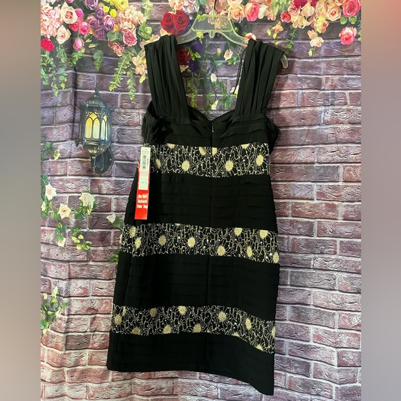 R&M Richards Minidress - Picture 3 of 3